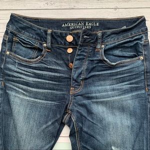 🌟HOST PICK🌟 AMERICAN EAGLE Tomgirl button fly jeans size 4